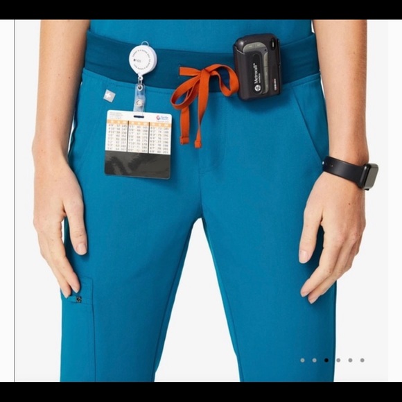 Figs Zamora Scrub Joggers - Picture 2 of 4